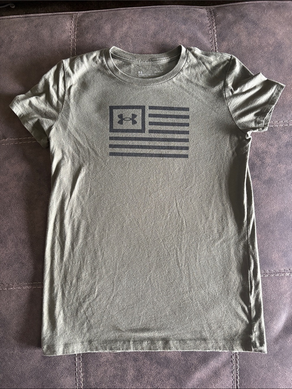 Under Armour Woman’s Short Sleeve Tees - Black, Pink, White & Olive - Picture 3 of 5
